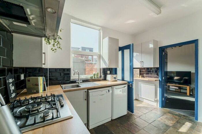 6 Bedroom Terraced House To Rent In Centaur Road, Earlsdon, Coventry, CV5