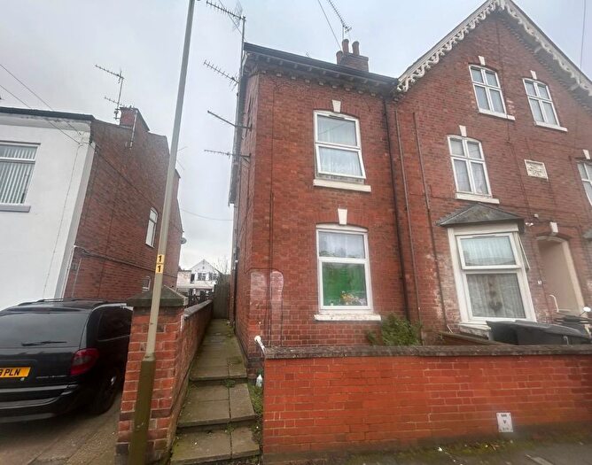 3 Bedroom Block Of Flats For Sale In Lansdowne Road, Leicester, LE2