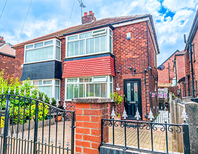 2 Bedroom Semi Detached House For Sale In Acorn Avenue, Gee Cross, Tameside, SK14