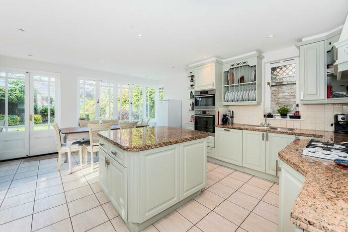 5 Bedroom Semi-Detached House To Rent In Lebanon Park, Twickenham, TW1
