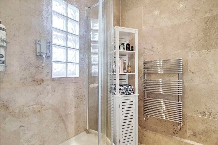 4 Bedroom Terraced House To Rent In Tottenham Road, Islington, London, N1