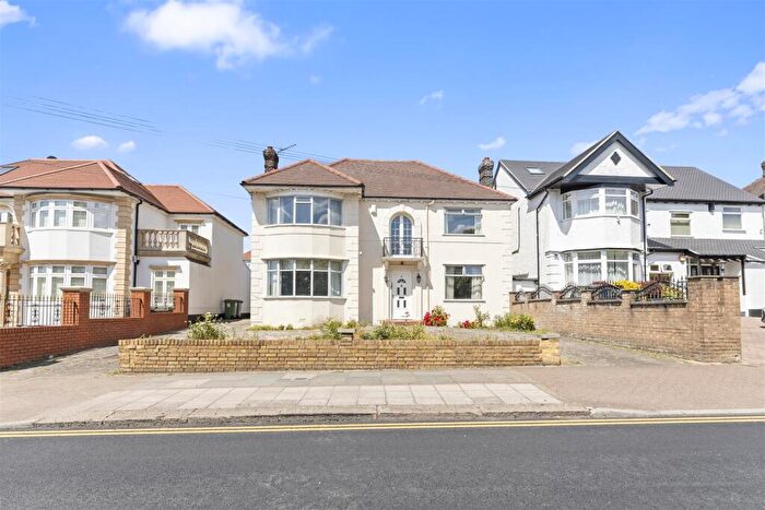 4 Bedroom Detached House For Sale In Donnington Road, Willesden, NW10