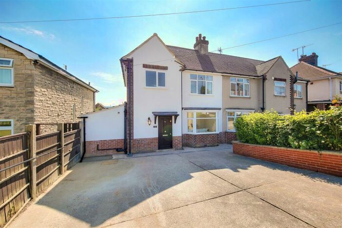 3 Bedroom Semi-Detached House To Rent In Brockwell Lane, Chesterfield, S40