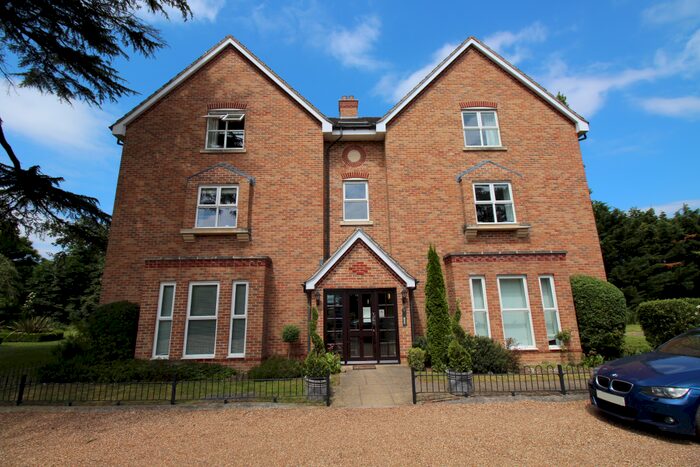 2 Bedroom Apartment To Rent In Ascot Road Holyport Maidenhead, SL6