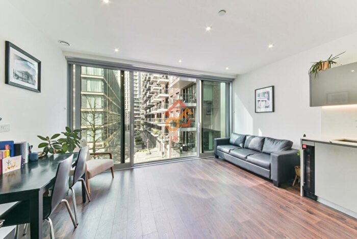 Studio To Rent In Neroli House, Piazza Walk, London, E1