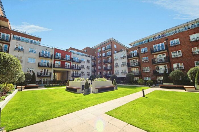 2 Bedroom Flat For Sale In Royal Quarter, Seven Kings Way, Kingston Upon Thames, KT2