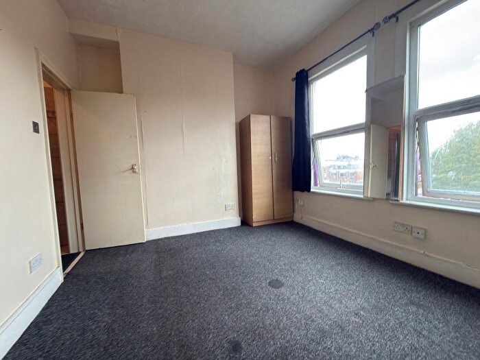 1 Bedroom Studio To Rent In Heron Mews, Ilford, IG1