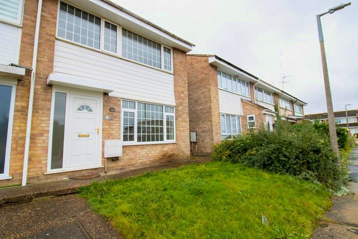 3 Bedroom Semi-Detached House To Rent In Gilbert Way, Braintree, CM7