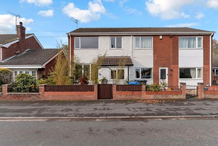 3 Bedroom Semi-Detached House For Sale In Station Road, Stallingborough, DN41