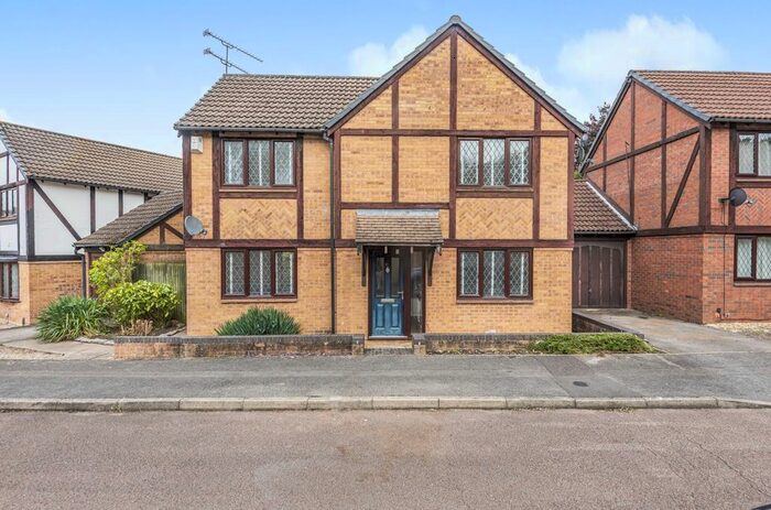 4 Bedroom Detached House To Rent In Dorset Way, Wokingham, RG41