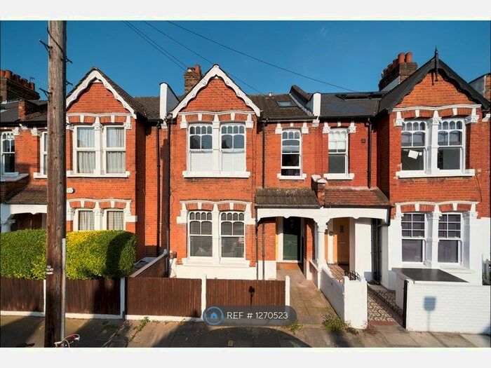 2 Bedroom Maisonette To Rent In Ormiston Grove, London W12