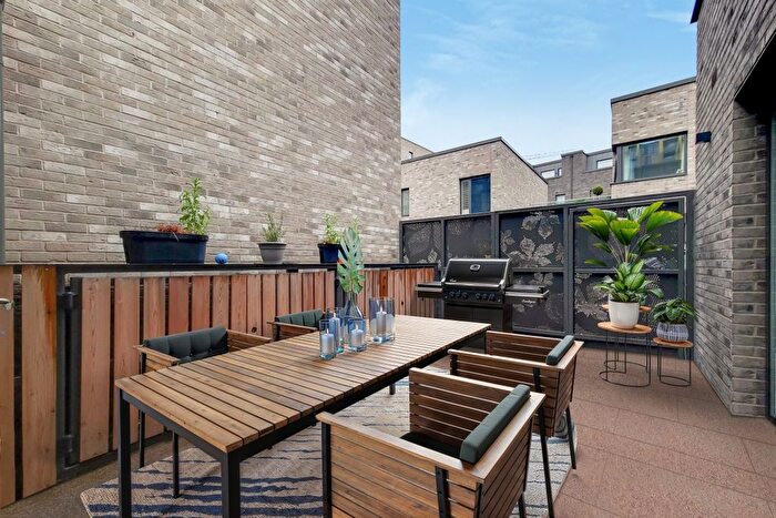 3 Bedroom Semi-Detached House For Sale In Fergus Street, London, SE10