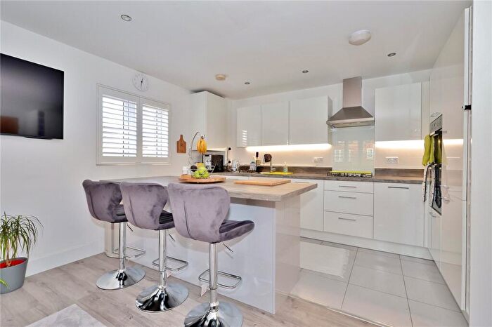 2 Bedroom Apartment For Sale In Brookwood Farm Drive, Knaphill, Woking, Surrey, GU21