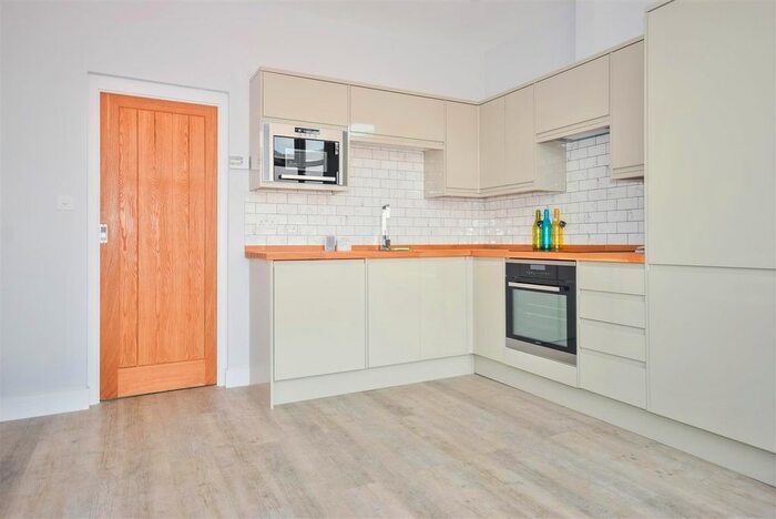 1 Bedroom Flat To Rent In Kingston Road, London, SW19