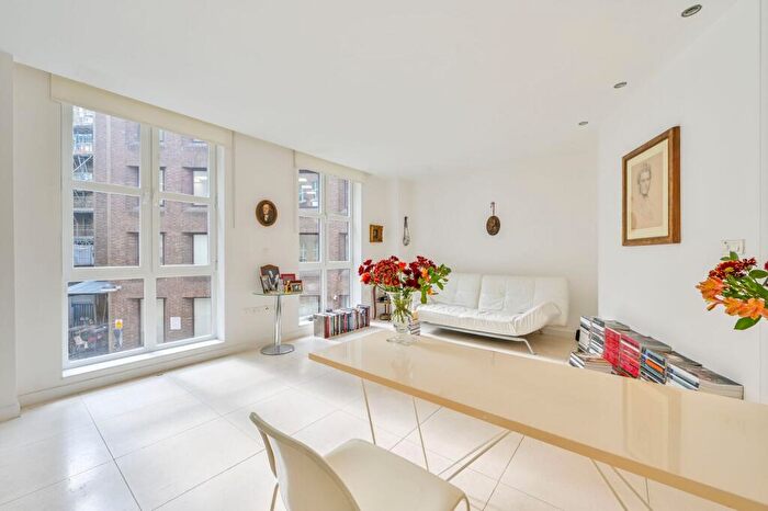 1 Bedroom Flat To Rent In Cock Lane, Farringdon, London, EC1A