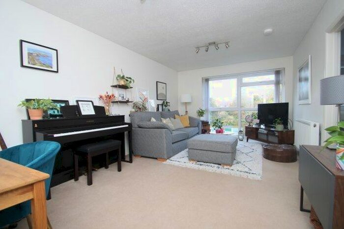 1 Bedroom Flat To Rent In Copers Cope Road, Beckenham, BR3