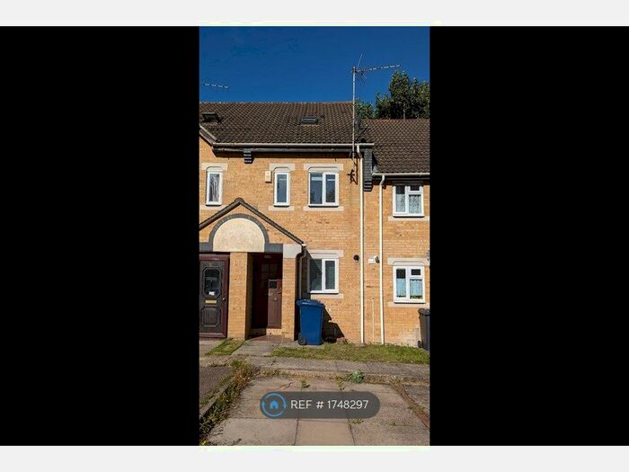 3 Bedroom Terraced House To Rent In Swan Drive, London, NW9