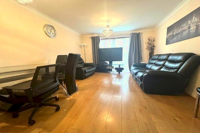 2 Bedroom Property To Rent In Schooner Close, Barking, IG11