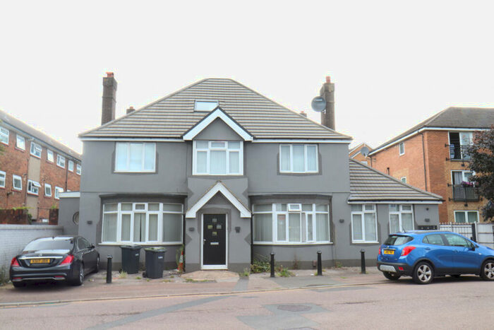 2 Bedroom Flat To Rent In Latimer Road, LU1