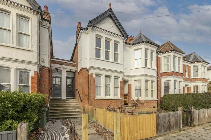 4 Bedroom Maisonette To Rent In Harborough Road, London SW16