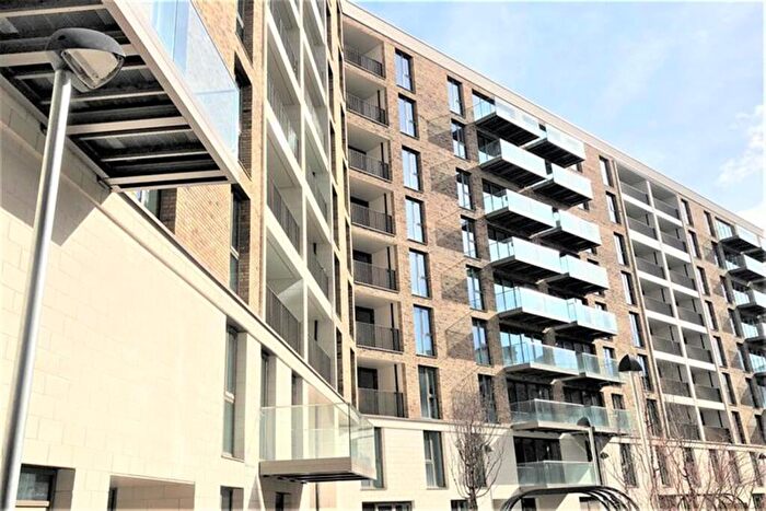 1 Bedroom Apartment To Rent In Commodore House, E16