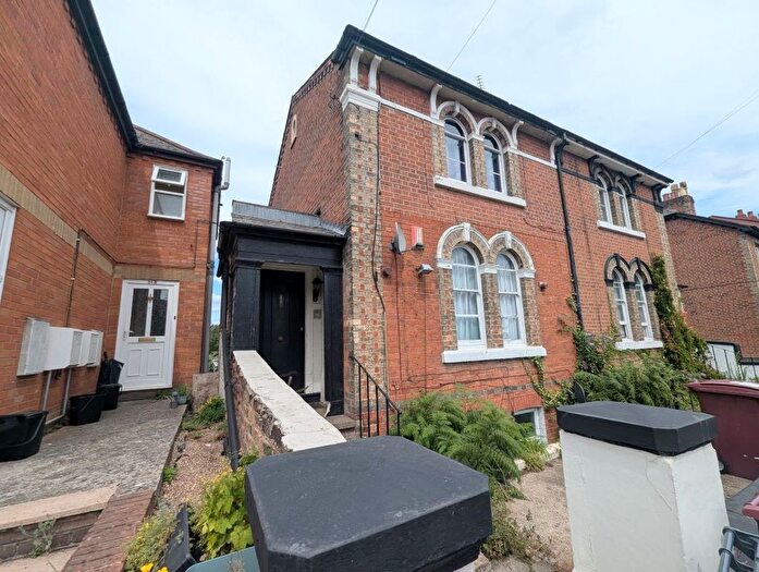 2 Bedroom Flat For Sale In Flat Baker Street, Reading, Berkshire, RG1