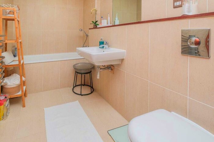 2 Bedroom Apartment To Rent In St. Pauls Square, Liverpool, Merseyside, L3