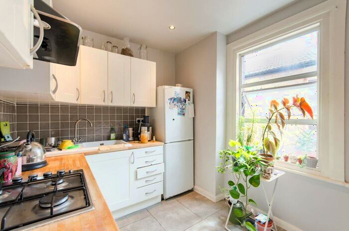 2 Bedroom Flat To Rent In St Johns Avenue, Harlesden, London, NW10