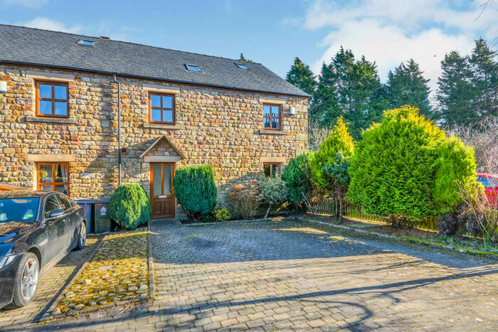 4 Bedroom Barn Conversion To Rent In Brookholme Court, Lancaster, LA1