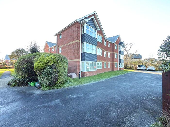 2 Bedroom Flat For Sale In Exmouth Court, Long Causeway, EX8