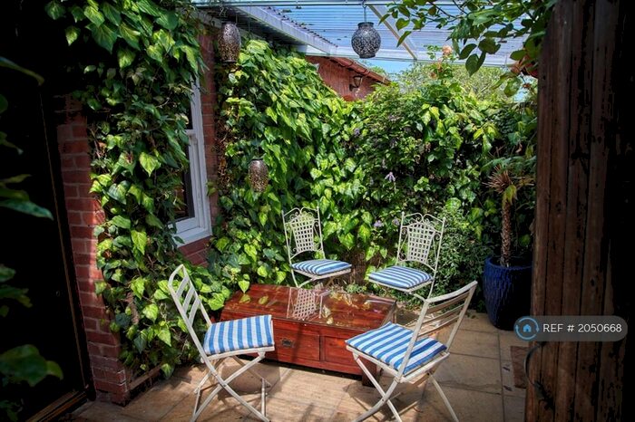 1 Bedroom Semi-Detached House To Rent In Grosvenor Cottages, Handbridge, Chester, CH4