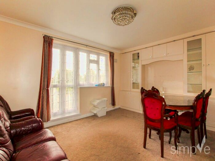 2 Bedroom Flat To Rent In Owen Court, Owen Road, Hayes, UB4