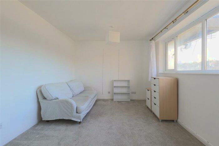 2 Bedroom Apartment To Rent In Hornsey Road, Holloway, London, N7