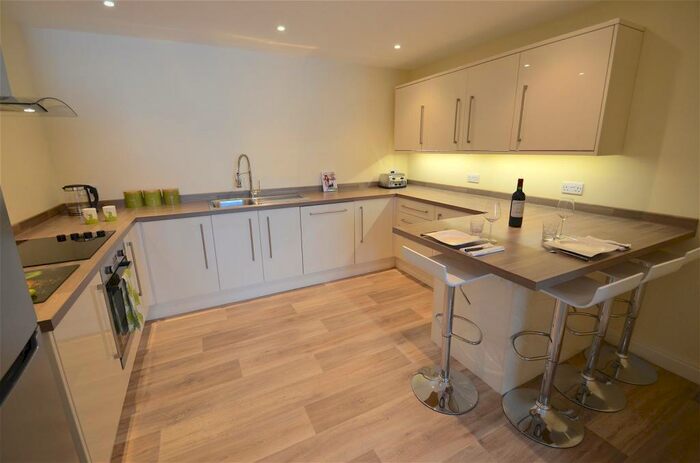 2 Bedroom Apartment To Rent In The Swans, Radcliffe Road, NG2