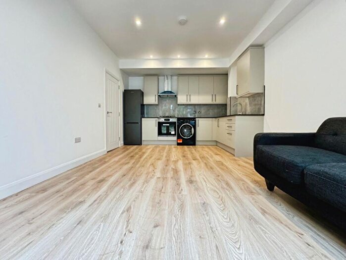 2 Bedroom Flat To Rent In Lowick Road, Harrow, HA1