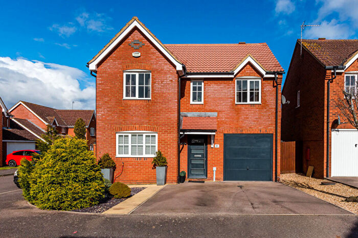 4 Bedroom Detached House For Sale In Coltsfoot Road, Rushden, NN10