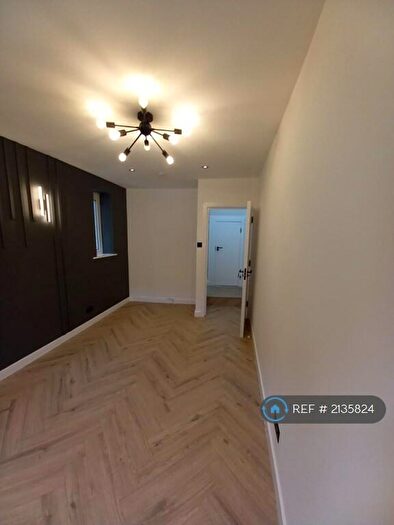 2 Bedroom Flat To Rent In Lavender Hill, London, SW11