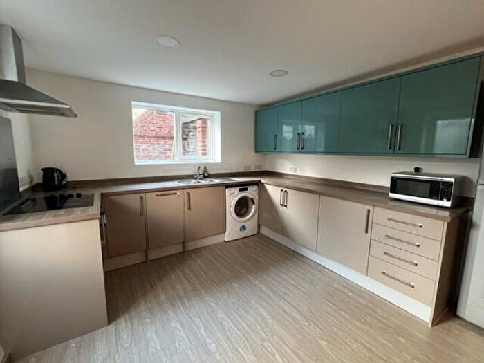5 Bedroom Terraced House To Rent In North Road East, Plymouth, Devon, PL4