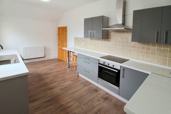 3 Bedroom Semi-Detached House To Rent In Littleton Road, Salford, M7