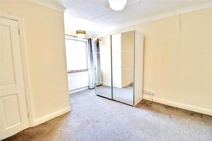 2 Bedroom Apartment For Sale In Western Mansions, Great North Road, EN5