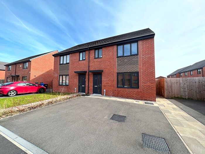 3 Bedroom Semi-Detached House To Rent In Poppy Lane, Salford, M6