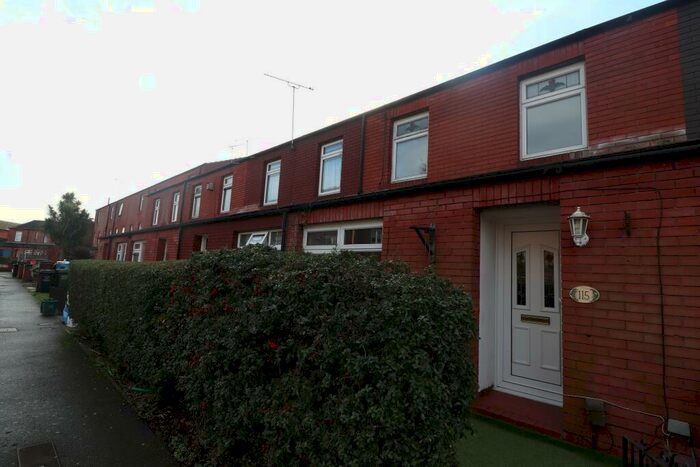 4 Bedroom House To Rent In Clayburn Circle, Basildon, SS14