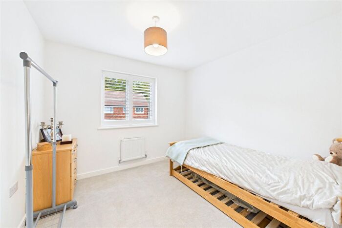4 Bedroom Detached House For Sale In Hurst Avenue, Blackwater, Camberley, Hampshire, GU17