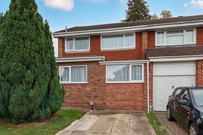 4 Bedroom End Of Terrace House To Rent In Ravel Close, Basingstoke, RG22