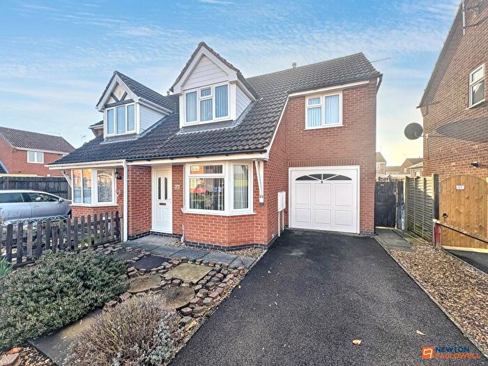 3 Bedroom Semi Detached House For Sale In Beaufort Drive, Bourne, PE10