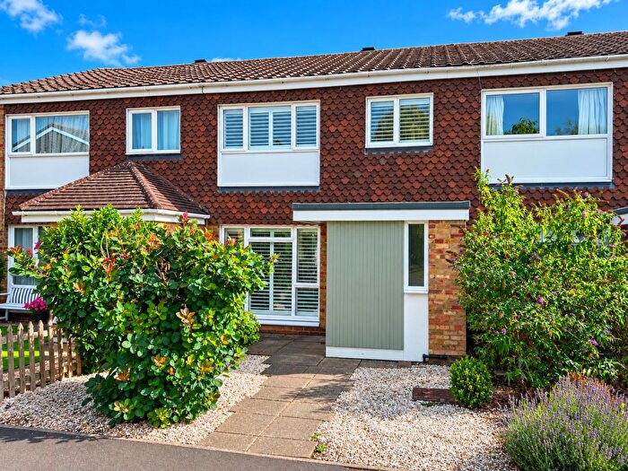 3 Bedroom Terraced House For Sale In Buckingham Gardens, West Molesey, KT8