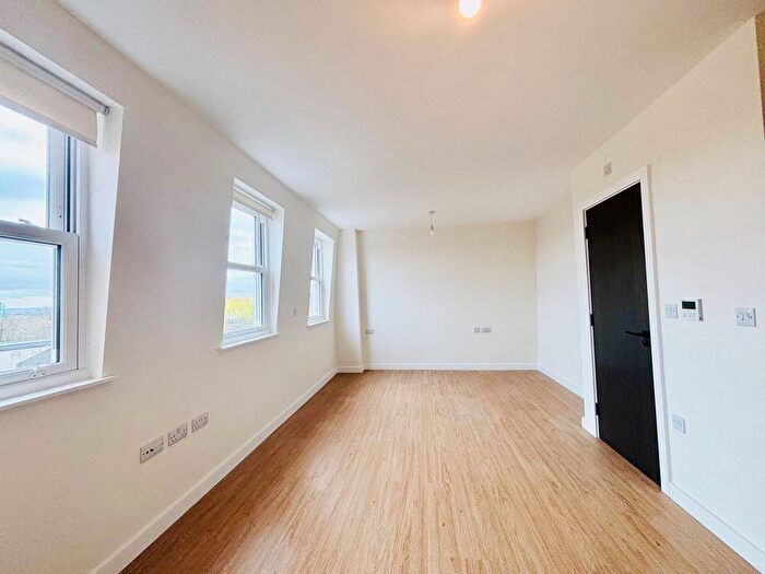 Studio To Rent In Gladbeck Way, Enfield, EN2