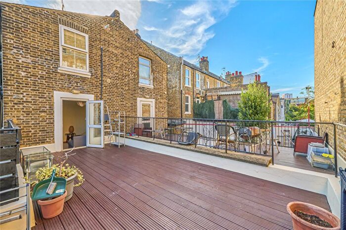 2 Bedroom Flat To Rent In Meadow Road, London, SW8