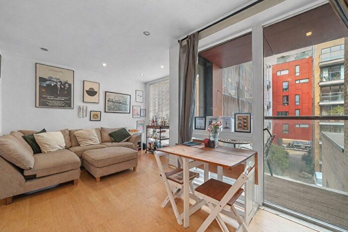 1 Bedroom Flat For Sale In Commercial Wharf, Kingsland Road, Hackney, E8