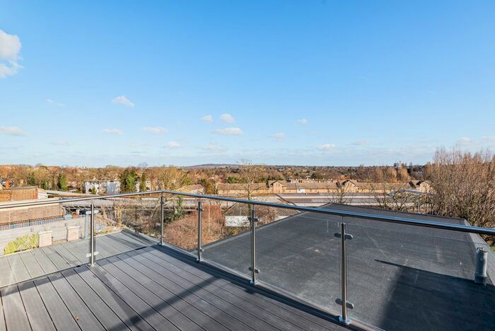 2 Bedroom Flat To Rent In Baring Road, London, SE12